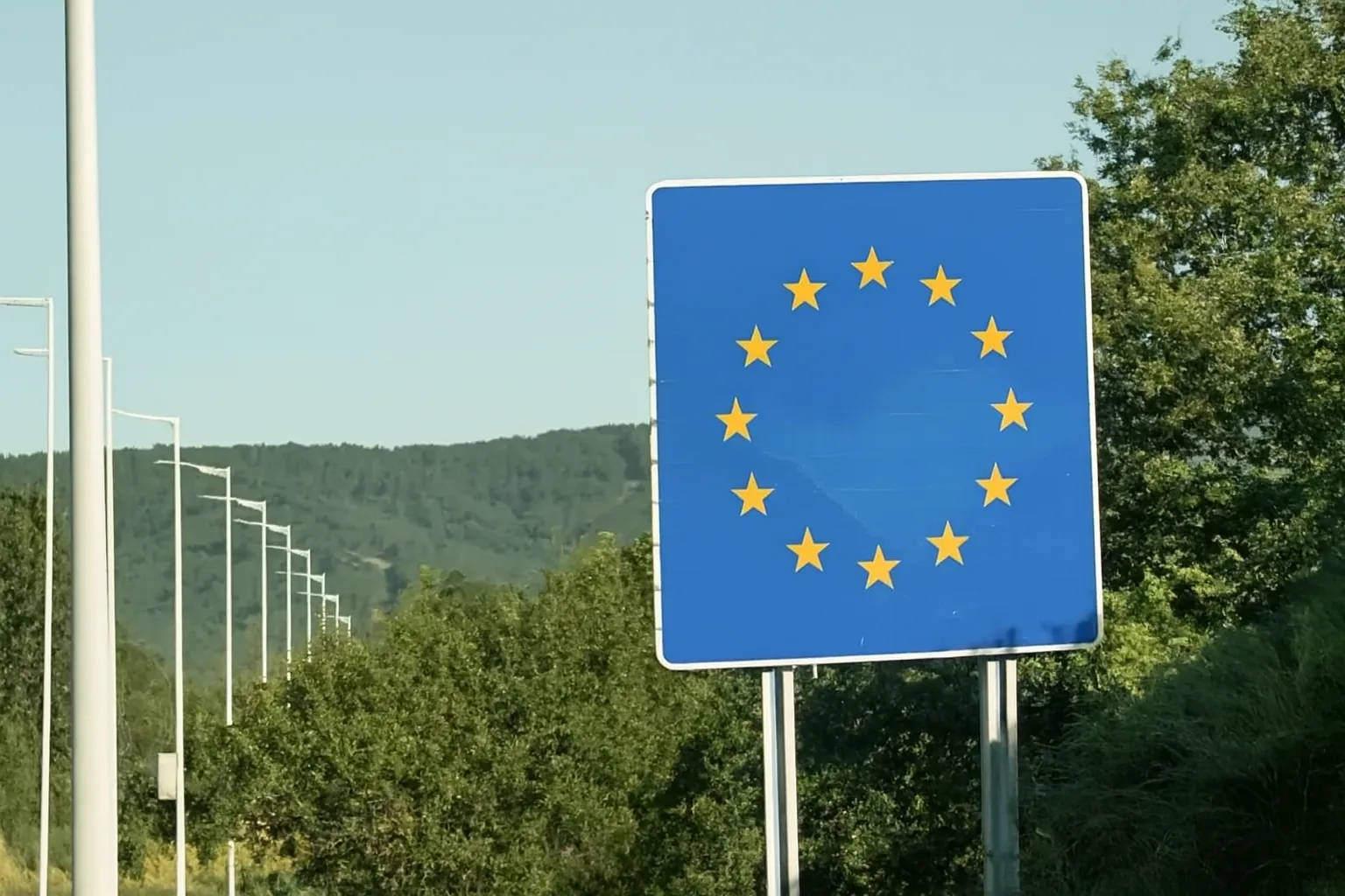 الاتحاد الأوروبي يعيد المراقبة البيومترية للمسافرين المغاربة